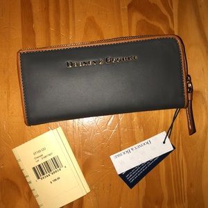 Dooney and bourke city charcoal zip clutch wallet